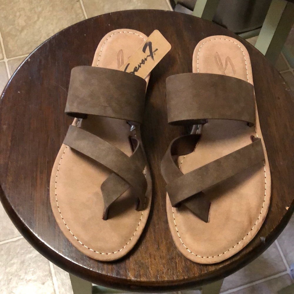 NWT Seven7 Maldives Sandal - Chocolate - Size 7